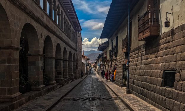 Calle San Agustín: una vía histórica y monumental en el Cusco