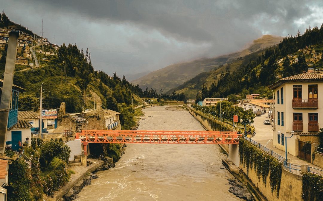 El Río Mapacho: Guardián de la Historia y la Vida de Paucartambo